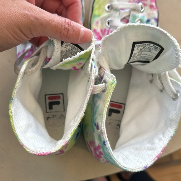 Womens 9 Fila high tops - Picture 4 of 4
